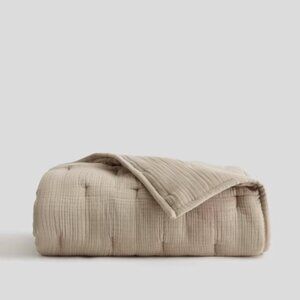 QUINCE Organic Airy Gauze Toddler Quilt Dune